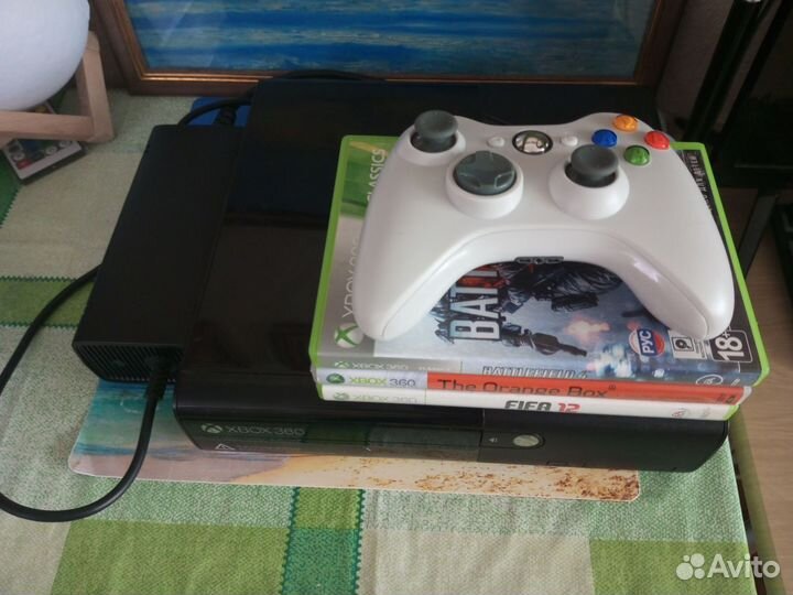 Xbox 360 E. 250 Гб