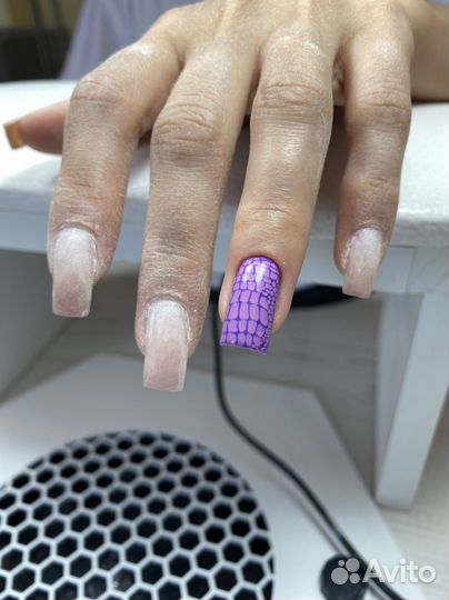 Модель на коррекцию ногтей