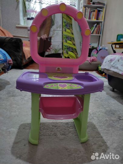 Детский туалетный столик