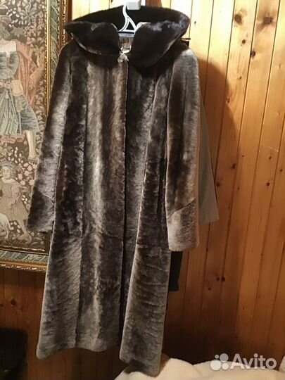 Шуба мутоновая с капюшоном