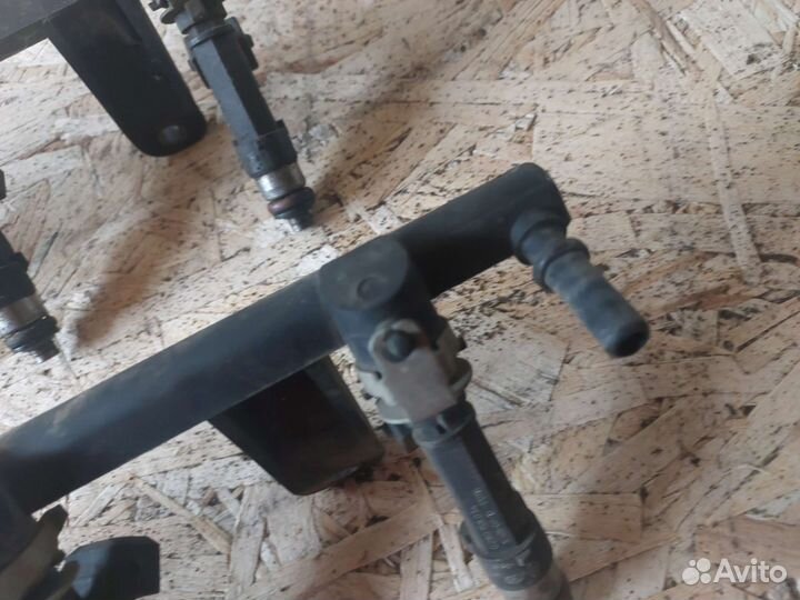 Топливная рампа Renault Logan 1