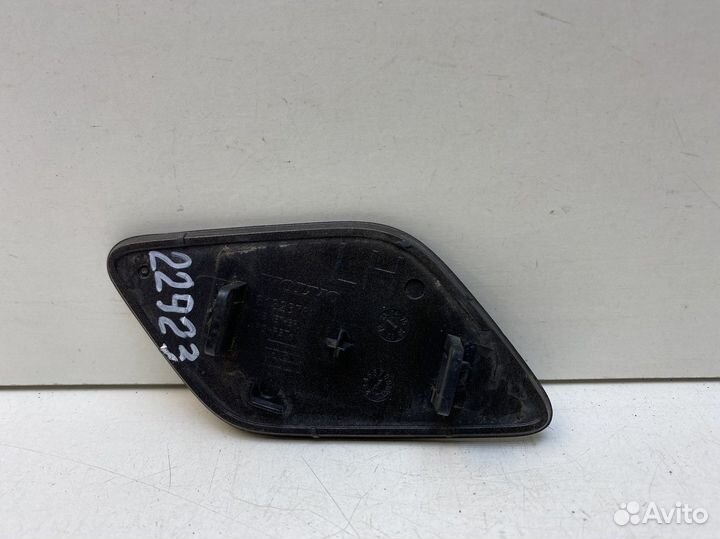 Крышка форсунки омывателя Левая Volvo XC60 08-17