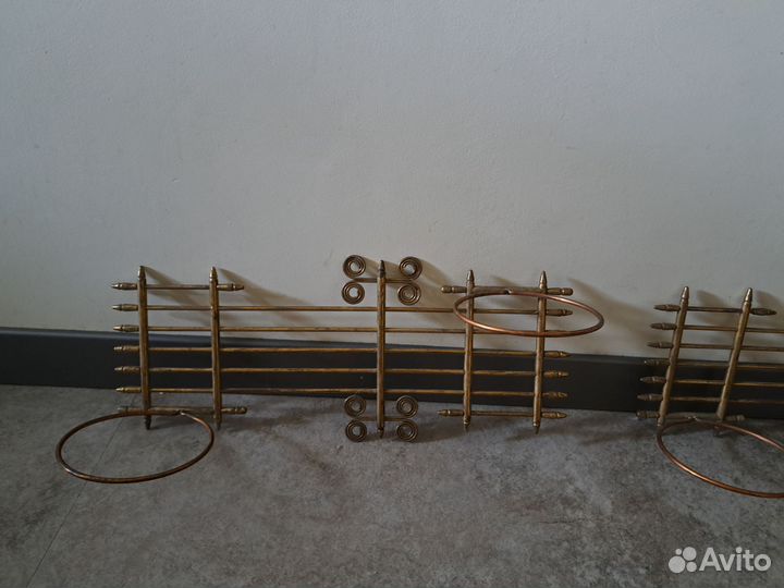 Полка настенная для цветов