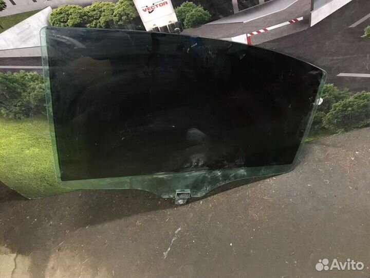 Стекло заднее заднее левое Mercedes S-Class W221