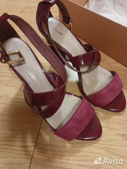 Босоножки женские