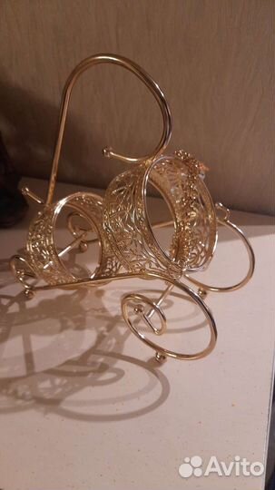 Декоративная подставка под бутылку шампанского