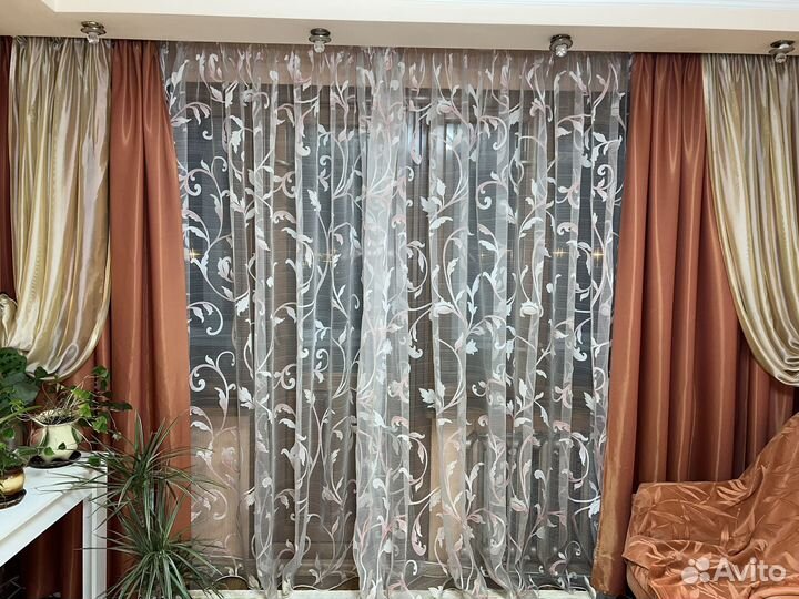 Тюль прозрачный с цветами и основные шторы