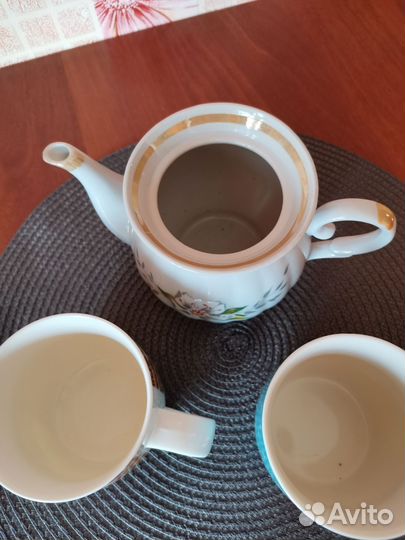 Чайник заварочный и кружки
