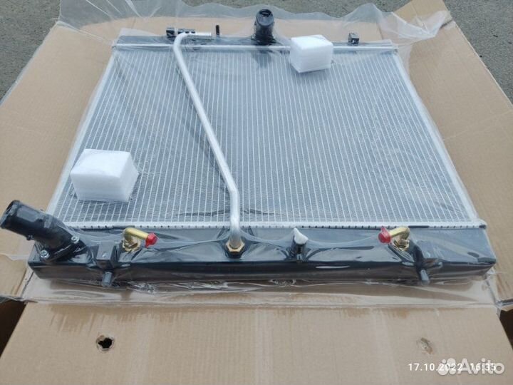 Радиатор охлаждения двигателя Toyota Hiace