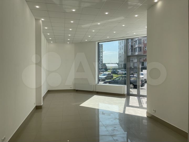 Помещение рядом с универсамом 