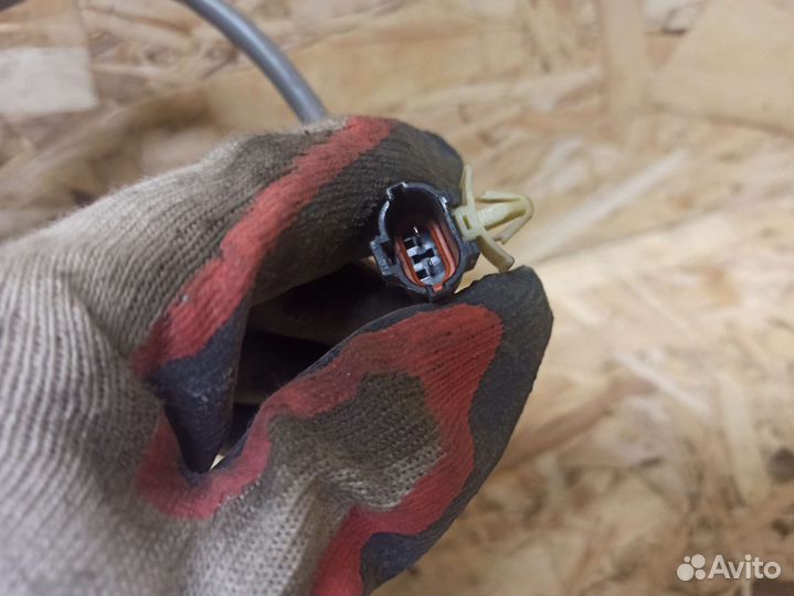 Замок двери задний правый Kia Spectra