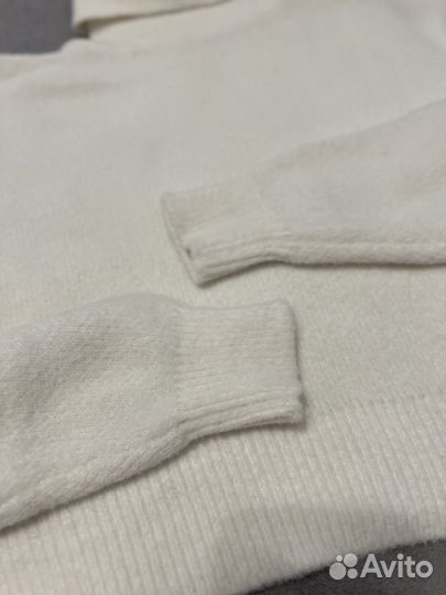 Свитер женский молочный 42 S