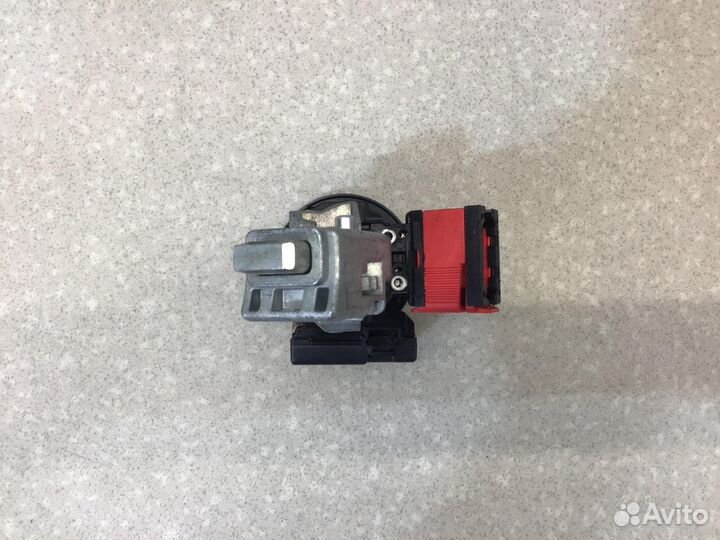 Замок зажигания VAZ LADA Vesta 2015