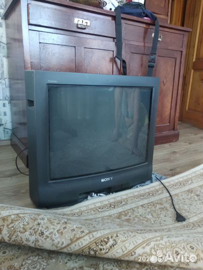 Телевизор sony 75см