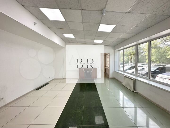 Отдельный вход, панорамные окна, офис услуги 60 м²