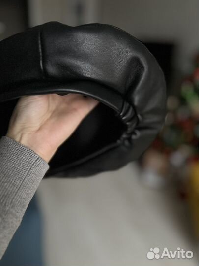 Берет женский кожаный