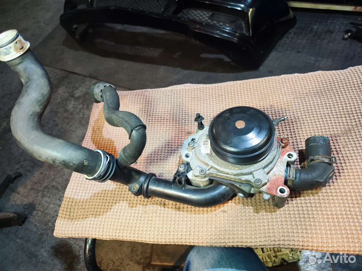 Насос водяной (помпа) Mercedes-Benz W212 OM651