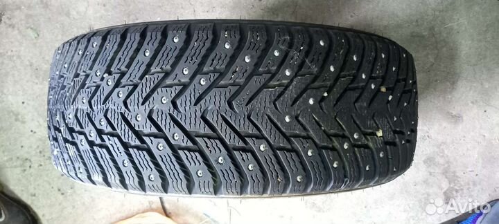 Nokian Tyres Hakkapeliitta 8 215/60 R16