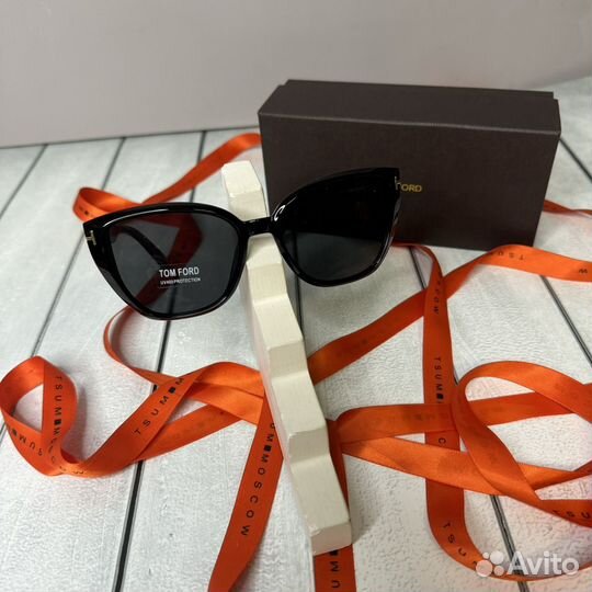 Очки Tom Ford солнцезащитные