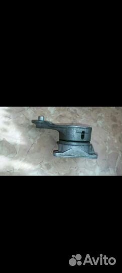 Натяжитель навесного ремня