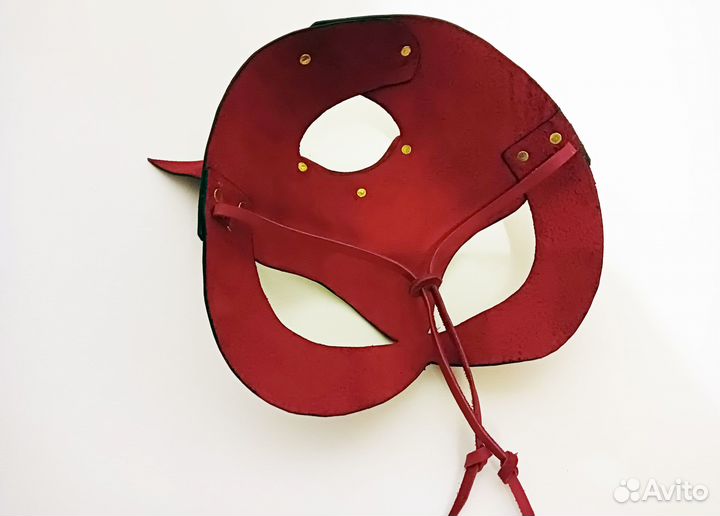 Маска из натуральной кожи + брелок сердечко