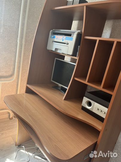 Компьютерный стол (ученический)