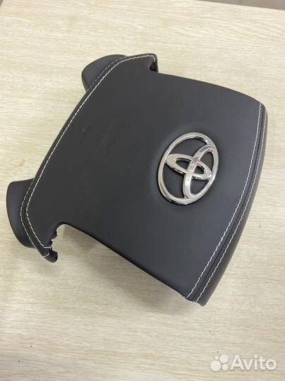 Заглушка в руль toyota land cruiser 200