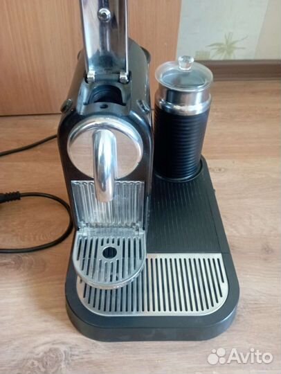 Кофемашина nespresso с капучинатором
