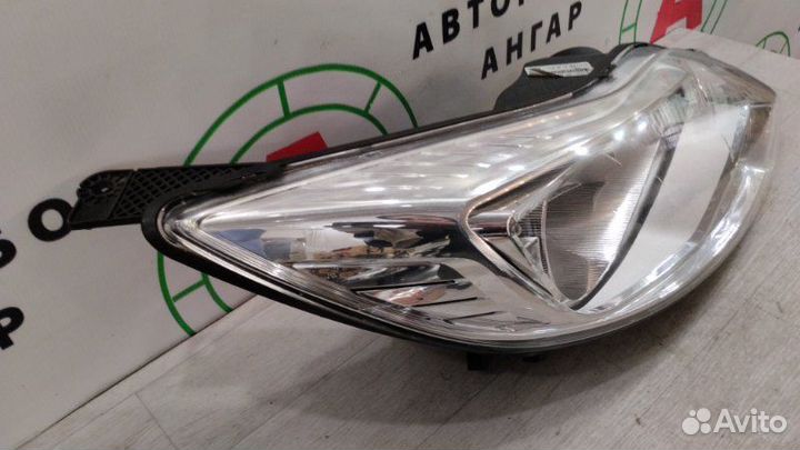 Фара передняя правая Ford Focus CB8 1.6L duratec