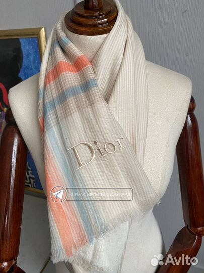 Шапф Dior в коробке