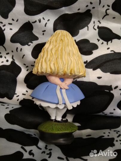 Electric Tiki Alice in Wonderland Алиса статуэтка