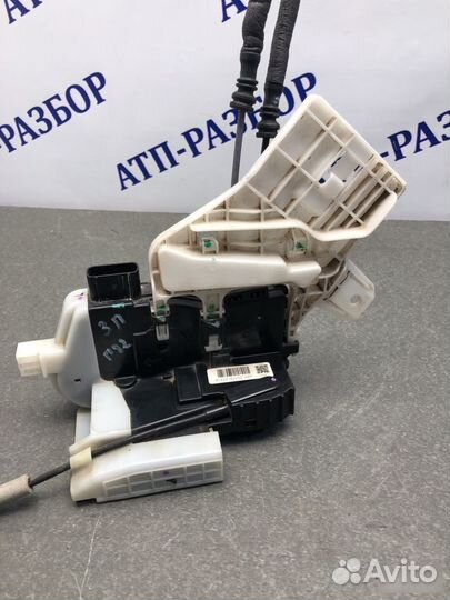 Замок двери задний правый Hyundai Genesis G80 2014