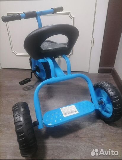 Детский трехколесный велосипед новый