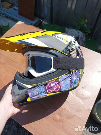 Кроссовый шлем