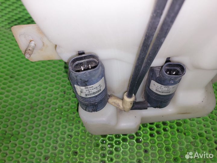 Бачок стеклоомывателя Cadillac Escalade GMT800