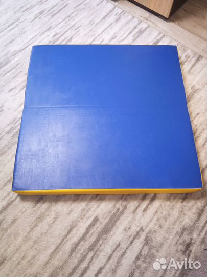 Мат гимнастический складной 100х100х8 см