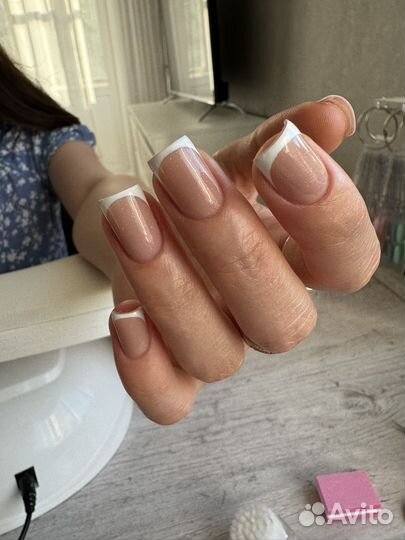 Модель на маникюр