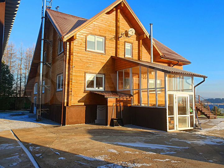 Коттедж 297 м² на участке 68 сот.