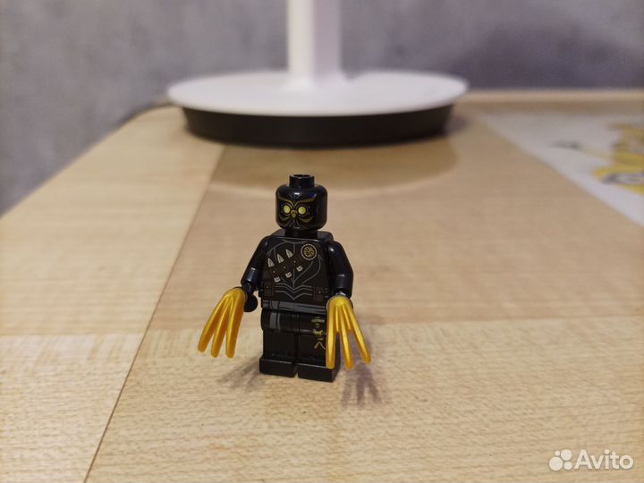 Продам lego человечков