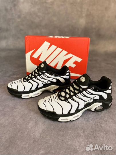 Кроссовки Nike Air Max Tn Plus