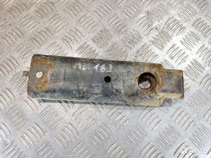 Кронштейн двигателя Ml 163