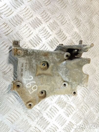 Кронштейн генератора Nissan Almera N16