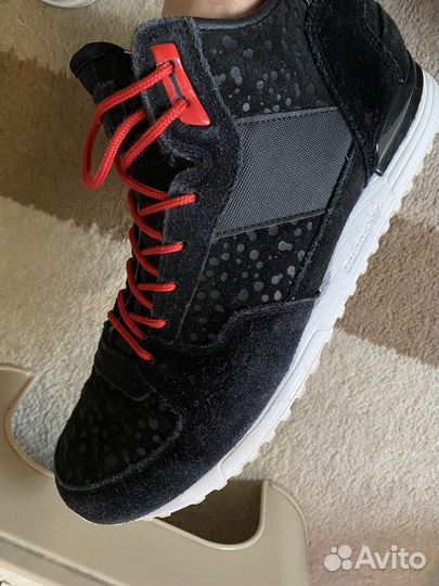 Кроссовки Adidas primaloft