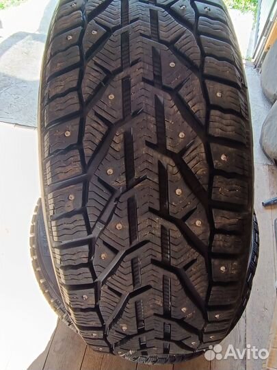 Kormoran SUV Stud 215/60 R17 100T