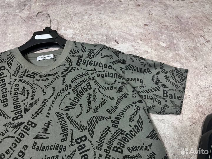 Футболки Balenciaga