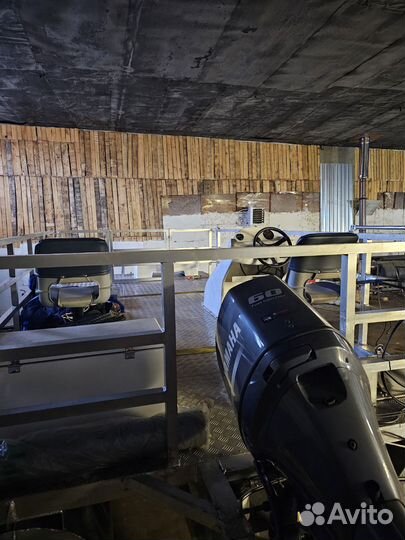 Понтонный катер