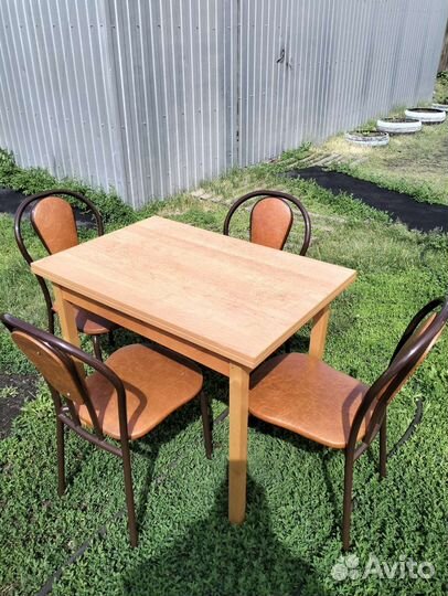 Комплект стол,стулья