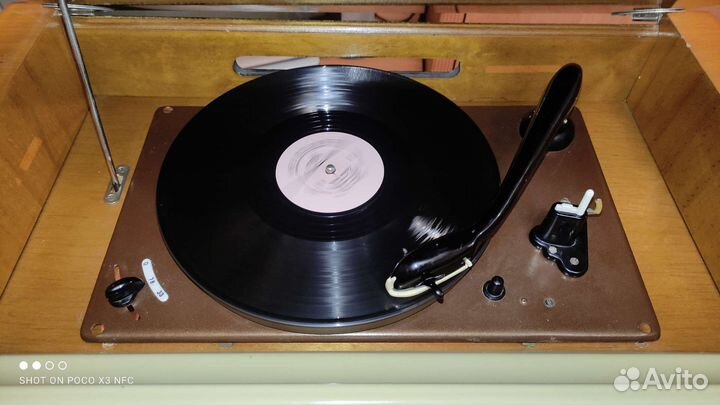 Радиола Латвия с фм и bluetooth