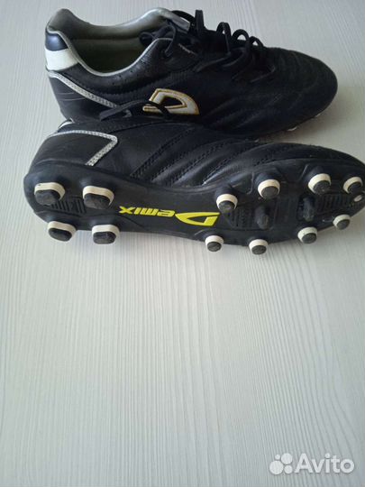 Футбольные бутсы