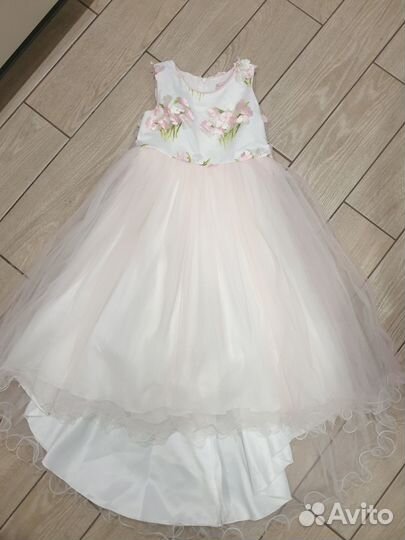 Платье для девочки нарядное